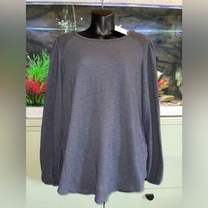 New with tags Ladies gray long sleeve top Laura Conrad size L